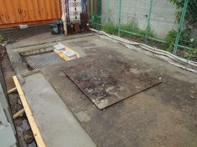 倉庫　コンクリ打設